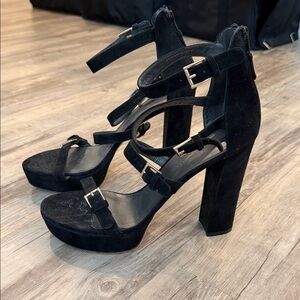 New Dusty Stuart Weitzman Elegant Black Velvety Strappy Heels SZ 10M